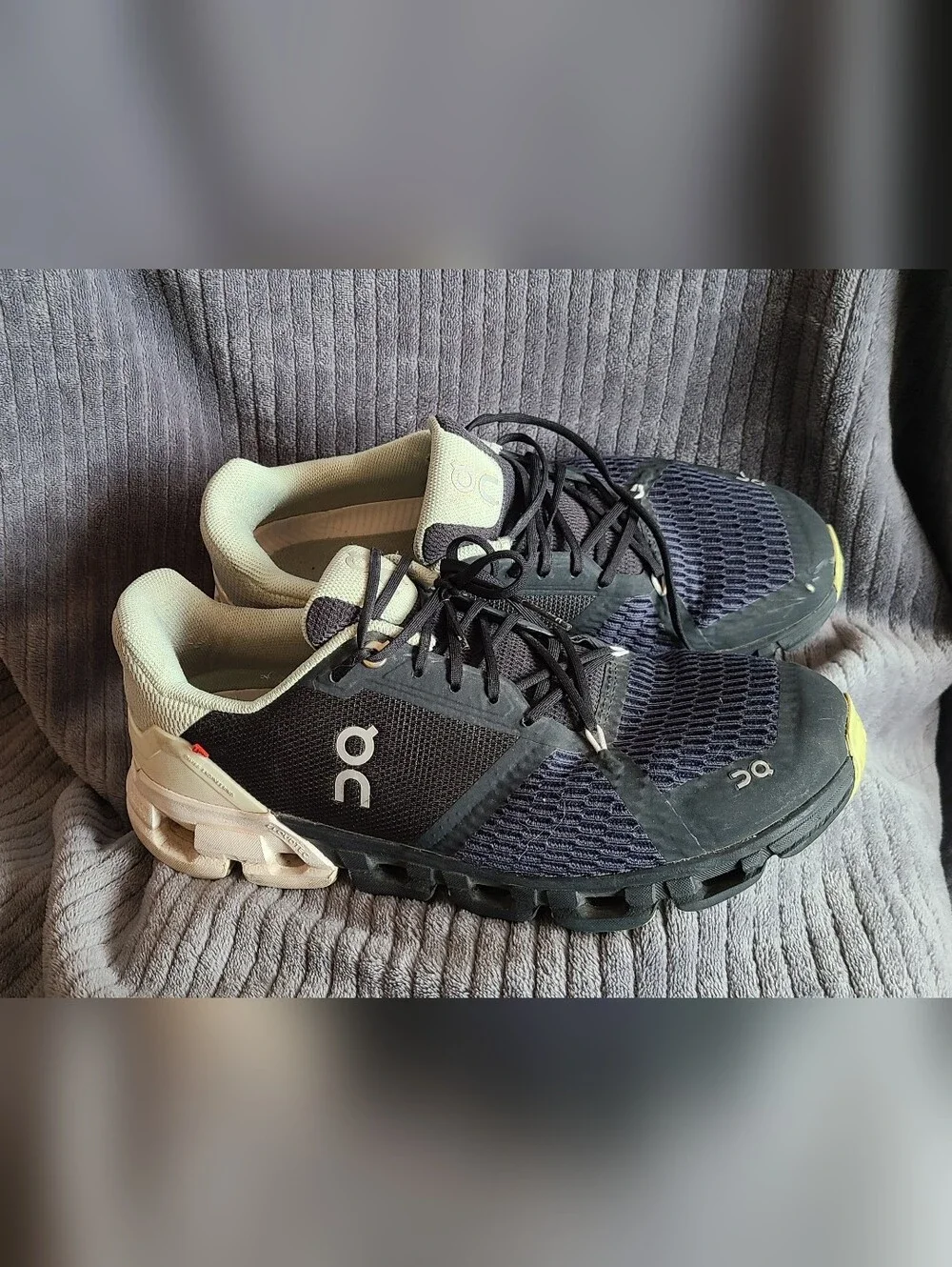 Women's size 9W wide On Cloud CloudFlyer (1D) running black/mint sneakers shoes